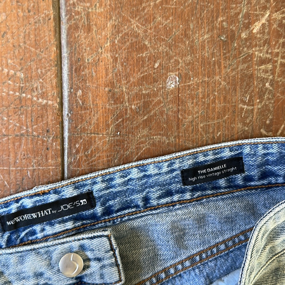 Blue Jean - Picture 2 of 3